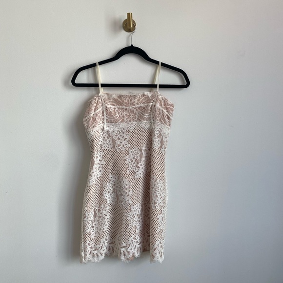 WHITE LACY DRESS - Picture 1 of 11